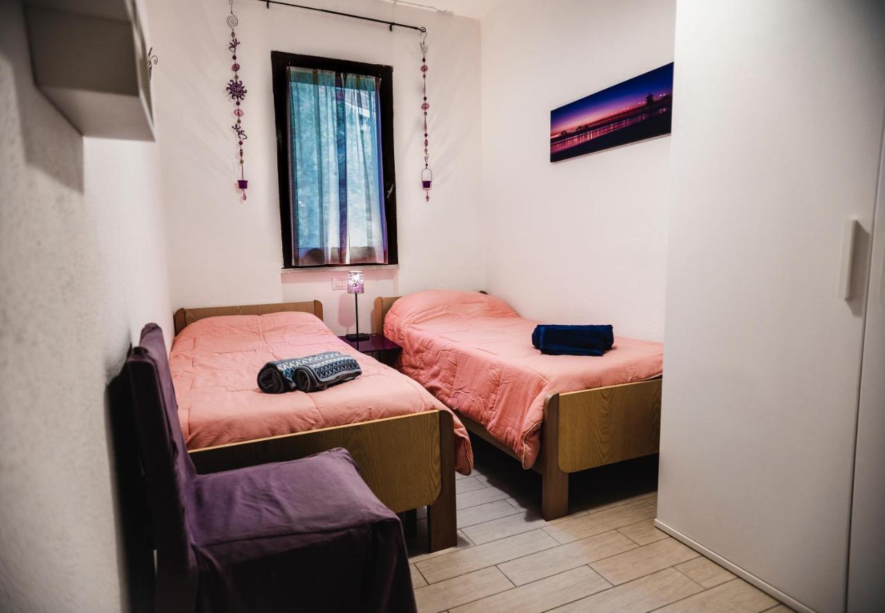 Purple House, 30M To Beach 풀라 외부 사진