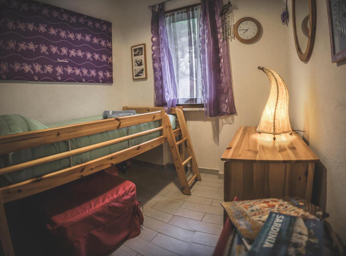 Purple House, 30M To Beach 풀라 외부 사진